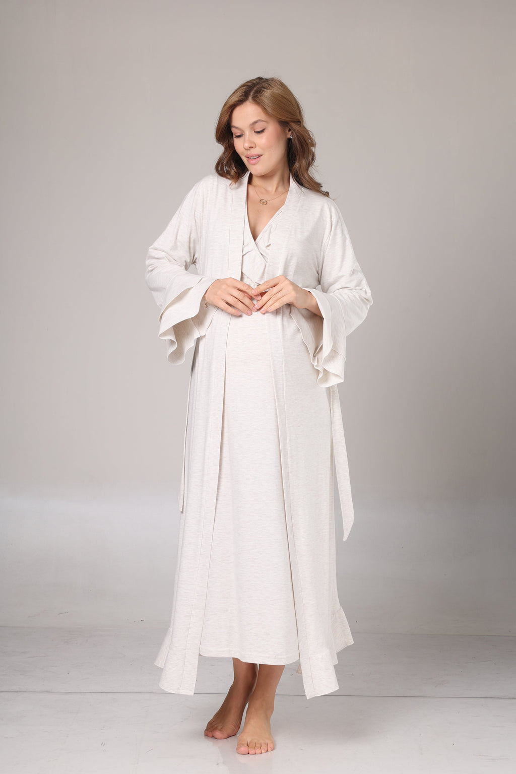 Uzun Kollu Bej Melanj Yumuşak Dokulu Kruvaze Sabahlıklı Lohusa Gecelik Takımı-1026